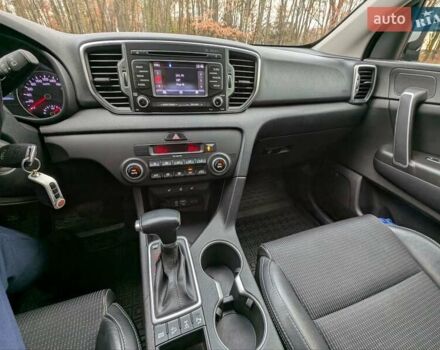 Белый Киа Sportage, объемом двигателя 2 л и пробегом 93 тыс. км за 20000 $, фото 8 на Automoto.ua