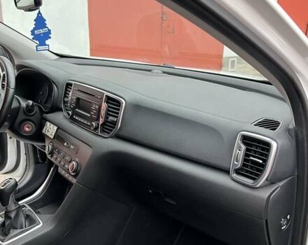 Белый Киа Sportage, объемом двигателя 1.69 л и пробегом 201 тыс. км за 14200 $, фото 13 на Automoto.ua
