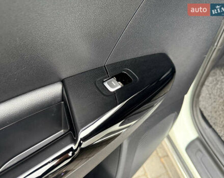 Белый Киа Sportage, объемом двигателя 2 л и пробегом 160 тыс. км за 17200 $, фото 28 на Automoto.ua