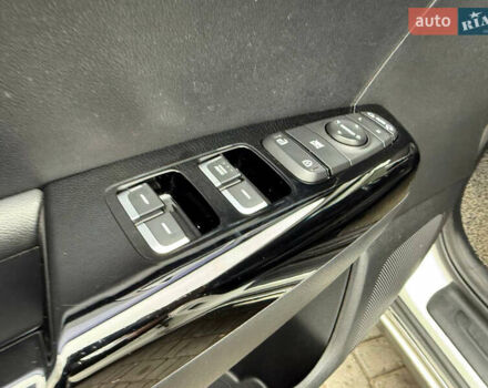 Белый Киа Sportage, объемом двигателя 2 л и пробегом 160 тыс. км за 17200 $, фото 20 на Automoto.ua