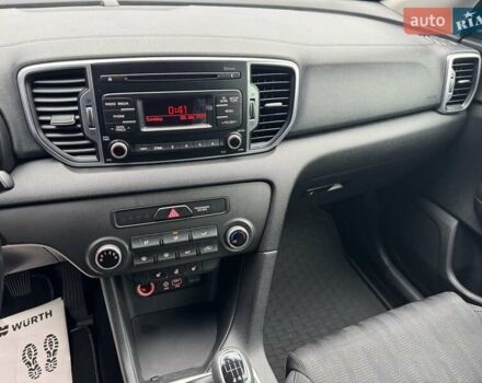 Киа Sportage 2016 в Николаеве на Automoto.ua Белый Киа Sportage, объемом двигателя 1.69 л и пробегом 130 тыс. км за 15700 $, фото 14 на Automoto.ua