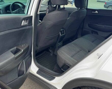 Белый Киа Sportage, объемом двигателя 1.7 л и пробегом 90 тыс. км за 335 $, фото 3 на Automoto.ua