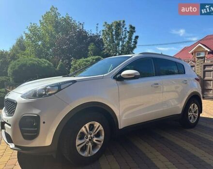 Белый Киа Sportage, объемом двигателя 2 л и пробегом 102 тыс. км за 18000 $, фото 1 на Automoto.ua