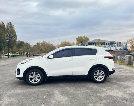 Белый Киа Sportage, объемом двигателя 1.7 л и пробегом 170 тыс. км за 16000 $, фото 18 на Automoto.ua