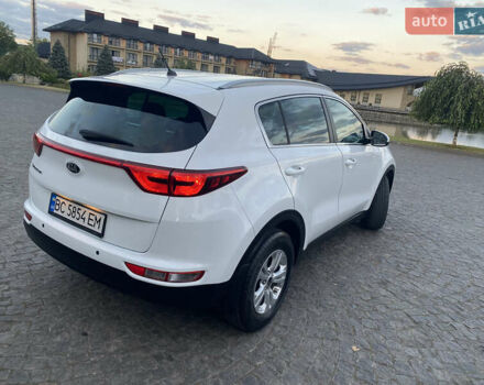 Кіа Sportage 2016 у Львові на Automoto.ua Білий Кіа Sportage, об'ємом двигуна 2 л та пробігом 89 тис. км за 17890 $, фото 18 на Automoto.ua