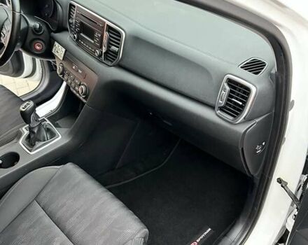 Белый Киа Sportage, объемом двигателя 1.69 л и пробегом 201 тыс. км за 14200 $, фото 14 на Automoto.ua