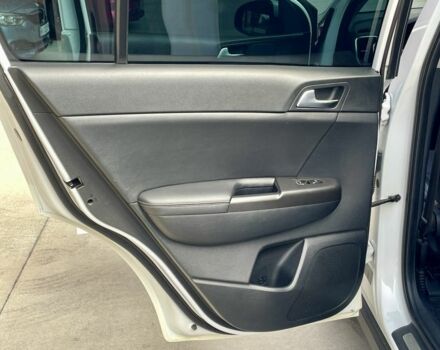 Белый Киа Sportage, объемом двигателя 2 л и пробегом 165 тыс. км за 18700 $, фото 10 на Automoto.ua