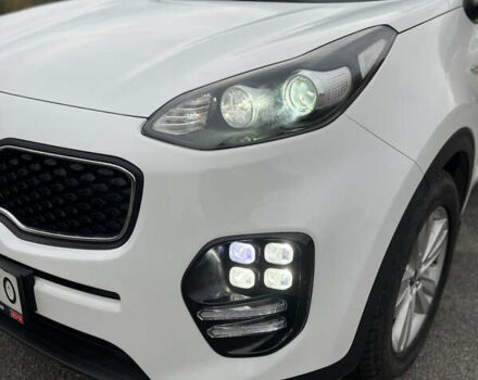 Белый Киа Sportage, объемом двигателя 1.7 л и пробегом 170 тыс. км за 16000 $, фото 10 на Automoto.ua