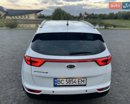 Кіа Sportage 2016 у Львові на Automoto.ua Білий Кіа Sportage, об'ємом двигуна 2 л та пробігом 89 тис. км за 17890 $, фото 25 на Automoto.ua