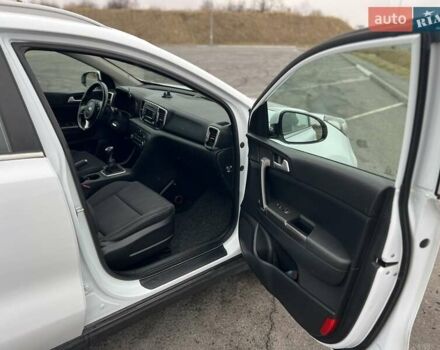 Белый Киа Sportage, объемом двигателя 1.69 л и пробегом 123 тыс. км за 16400 $, фото 9 на Automoto.ua