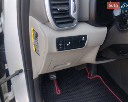 Белый Киа Sportage, объемом двигателя 2.4 л и пробегом 138 тыс. км за 16000 $, фото 6 на Automoto.ua