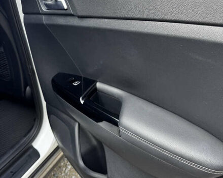 Белый Киа Sportage, объемом двигателя 2 л и пробегом 176 тыс. км за 17700 $, фото 29 на Automoto.ua