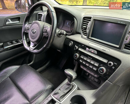 Білий Кіа Sportage, об'ємом двигуна 2 л та пробігом 167 тис. км за 19000 $, фото 24 на Automoto.ua