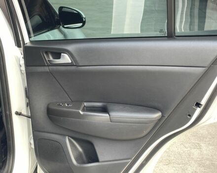 Белый Киа Sportage, объемом двигателя 2 л и пробегом 165 тыс. км за 18700 $, фото 14 на Automoto.ua