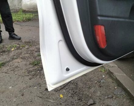 Білий Кіа Sportage, об'ємом двигуна 2 л та пробігом 97 тис. км за 15500 $, фото 14 на Automoto.ua