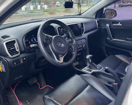 Белый Киа Sportage, объемом двигателя 1.7 л и пробегом 170 тыс. км за 16000 $, фото 15 на Automoto.ua
