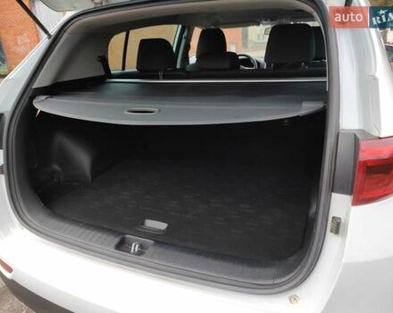 Белый Киа Sportage, объемом двигателя 2 л и пробегом 140 тыс. км за 16550 $, фото 18 на Automoto.ua