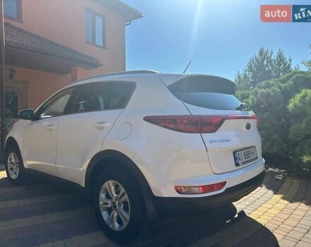 Белый Киа Sportage, объемом двигателя 2 л и пробегом 102 тыс. км за 18000 $, фото 3 на Automoto.ua
