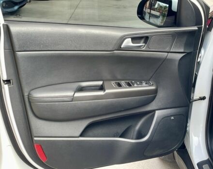 Белый Киа Sportage, объемом двигателя 2 л и пробегом 165 тыс. км за 18700 $, фото 8 на Automoto.ua