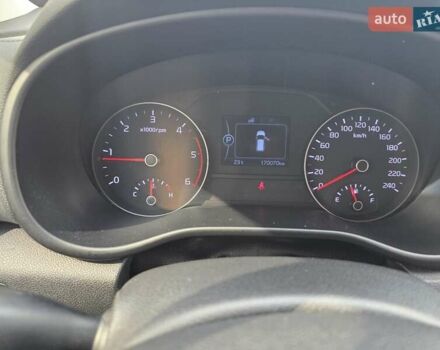 Белый Киа Sportage, объемом двигателя 2 л и пробегом 172 тыс. км за 18500 $, фото 12 на Automoto.ua