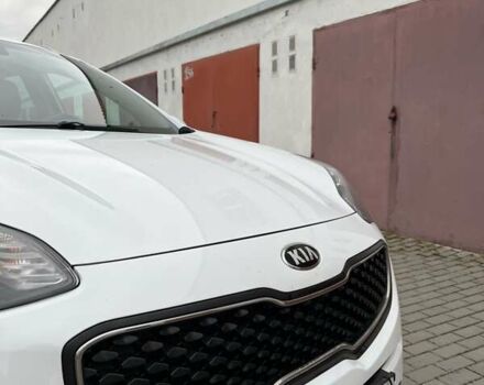 Белый Киа Sportage, объемом двигателя 1.69 л и пробегом 201 тыс. км за 14200 $, фото 2 на Automoto.ua