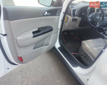 Белый Киа Sportage, объемом двигателя 2.4 л и пробегом 138 тыс. км за 16000 $, фото 7 на Automoto.ua