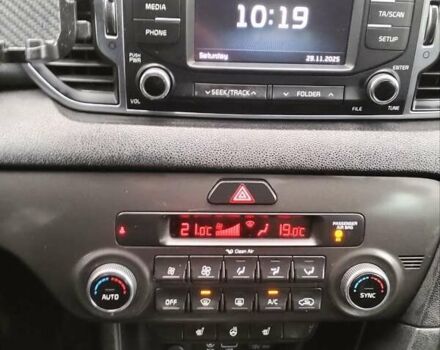 Білий Кіа Sportage, об'ємом двигуна 2 л та пробігом 97 тис. км за 15500 $, фото 4 на Automoto.ua