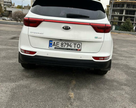 Белый Киа Sportage, объемом двигателя 1.7 л и пробегом 170 тыс. км за 16000 $, фото 7 на Automoto.ua