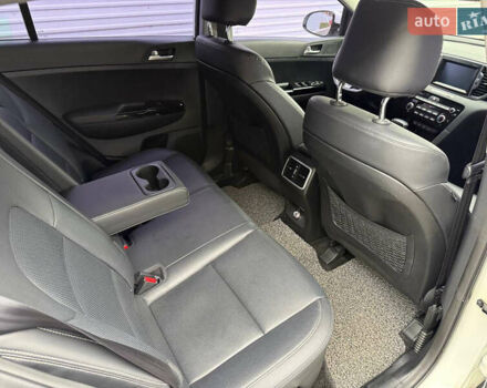 Белый Киа Sportage, объемом двигателя 2 л и пробегом 160 тыс. км за 17200 $, фото 47 на Automoto.ua