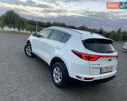 Кіа Sportage 2016 у Львові на Automoto.ua Білий Кіа Sportage, об'ємом двигуна 2 л та пробігом 89 тис. км за 17890 $, фото 21 на Automoto.ua