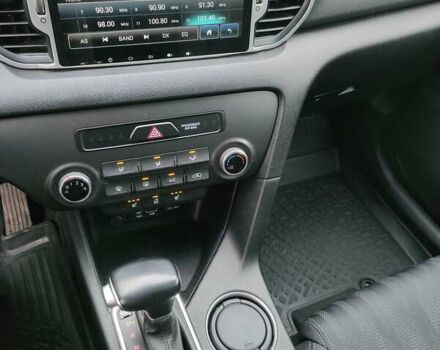 Белый Киа Sportage, объемом двигателя 2 л и пробегом 140 тыс. км за 16550 $, фото 8 на Automoto.ua