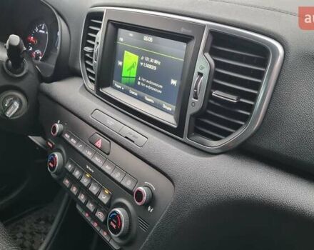 Белый Киа Sportage, объемом двигателя 1.7 л и пробегом 162 тыс. км за 16300 $, фото 41 на Automoto.ua