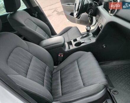 Белый Киа Sportage, объемом двигателя 2 л и пробегом 140 тыс. км за 16550 $, фото 11 на Automoto.ua