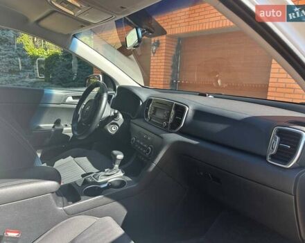 Белый Киа Sportage, объемом двигателя 2 л и пробегом 102 тыс. км за 18000 $, фото 9 на Automoto.ua
