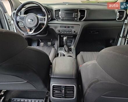 Белый Киа Sportage, объемом двигателя 1.59 л и пробегом 131 тыс. км за 13900 $, фото 4 на Automoto.ua
