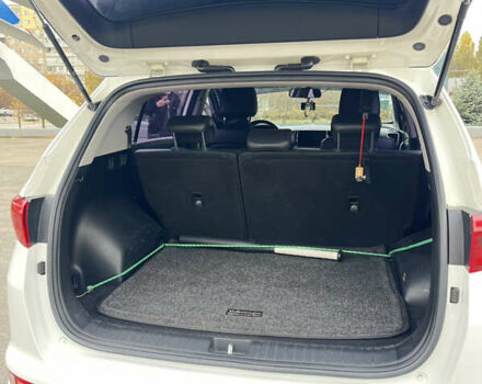 Белый Киа Sportage, объемом двигателя 1.7 л и пробегом 170 тыс. км за 16000 $, фото 16 на Automoto.ua