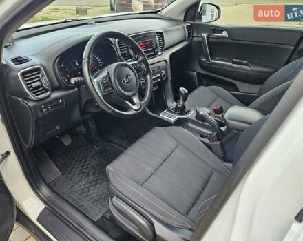 Белый Киа Sportage, объемом двигателя 1.69 л и пробегом 167 тыс. км за 15300 $, фото 27 на Automoto.ua