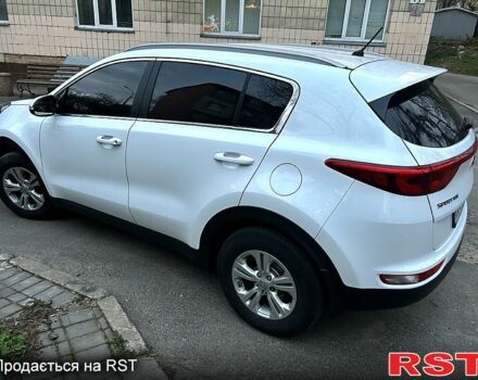 Белый Киа Sportage, объемом двигателя 2 л и пробегом 86 тыс. км за 18000 $, фото 4 на Automoto.ua