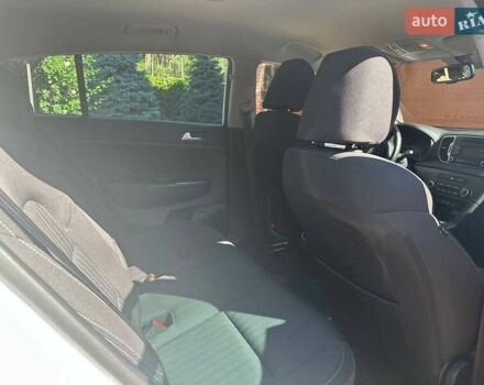 Белый Киа Sportage, объемом двигателя 2 л и пробегом 102 тыс. км за 18000 $, фото 10 на Automoto.ua