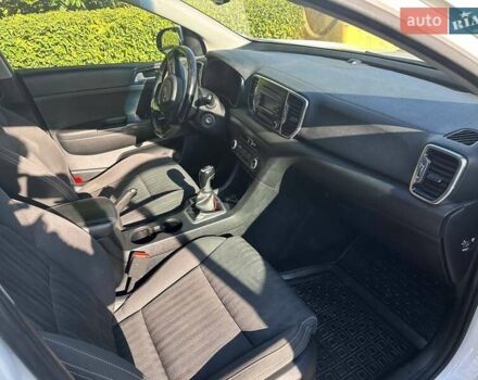 Белый Киа Sportage, объемом двигателя 1.69 л и пробегом 145 тыс. км за 15500 $, фото 5 на Automoto.ua