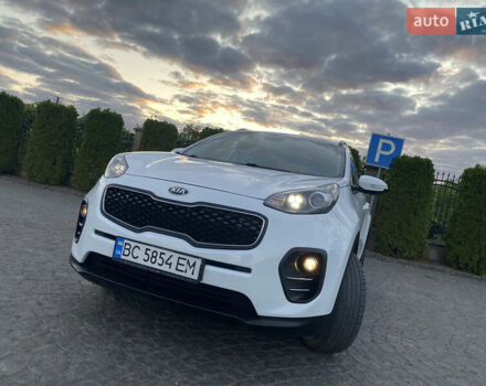 Кіа Sportage 2016 у Львові на Automoto.ua Білий Кіа Sportage, об'ємом двигуна 2 л та пробігом 89 тис. км за 17890 $, фото 8 на Automoto.ua