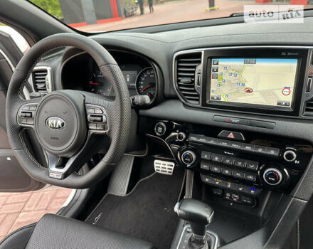 Білий Кіа Sportage, об'ємом двигуна 2 л та пробігом 200 тис. км за 18950 $, фото 72 на Automoto.ua