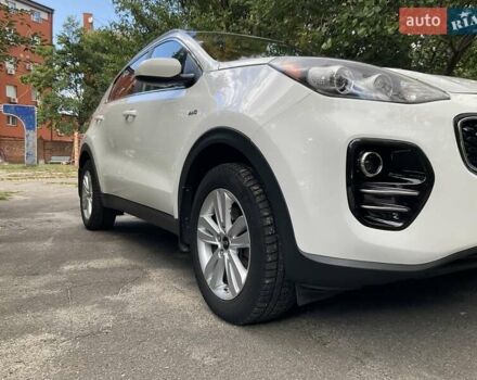 Белый Киа Sportage, объемом двигателя 2.4 л и пробегом 143 тыс. км за 12800 $, фото 9 на Automoto.ua