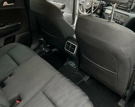 Белый Киа Sportage, объемом двигателя 1.69 л и пробегом 201 тыс. км за 14200 $, фото 24 на Automoto.ua