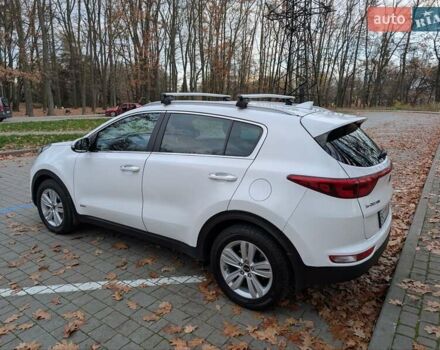 Белый Киа Sportage, объемом двигателя 2 л и пробегом 93 тыс. км за 20000 $, фото 3 на Automoto.ua
