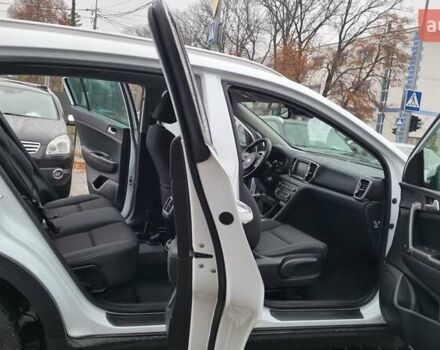 Белый Киа Sportage, объемом двигателя 1.7 л и пробегом 162 тыс. км за 16300 $, фото 25 на Automoto.ua