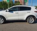 Белый Киа Sportage, объемом двигателя 2 л и пробегом 100 тыс. км за 4800 $, фото 2 на Automoto.ua