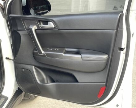 Белый Киа Sportage, объемом двигателя 2 л и пробегом 165 тыс. км за 18700 $, фото 16 на Automoto.ua