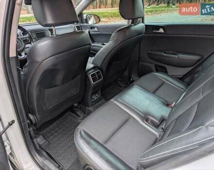Белый Киа Sportage, объемом двигателя 2 л и пробегом 93 тыс. км за 20000 $, фото 9 на Automoto.ua
