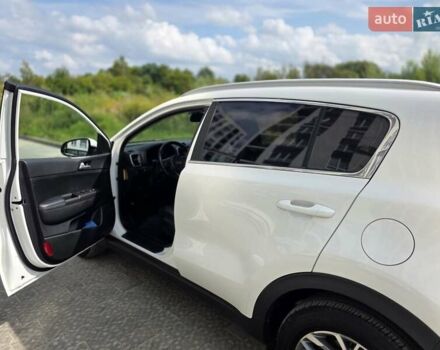 Белый Киа Sportage, объемом двигателя 2 л и пробегом 172 тыс. км за 18500 $, фото 11 на Automoto.ua